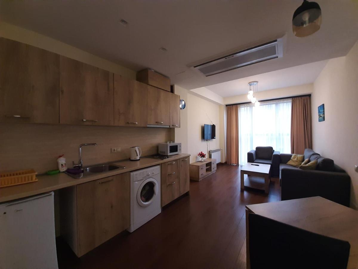 Pride Properties Welcomes You At 17 Buzant St 11-166 Yerevan Armenia エクステリア 写真