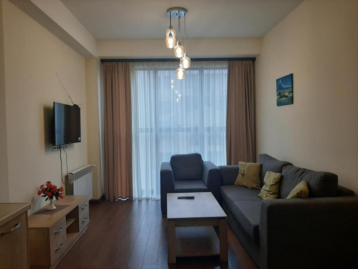 Pride Properties Welcomes You At 17 Buzant St 11-166 Yerevan Armenia エクステリア 写真