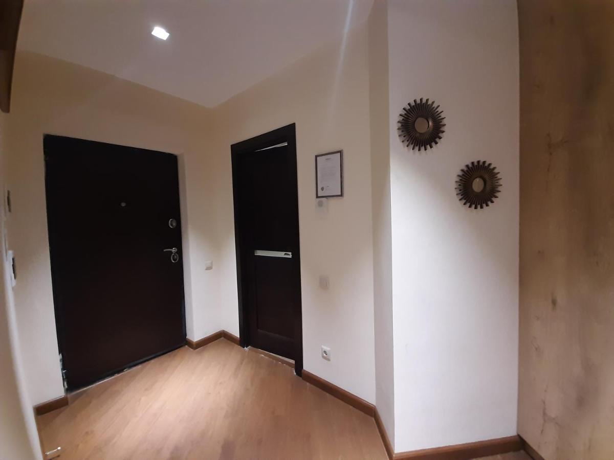 Pride Properties Welcomes You At 17 Buzant St 11-166 Yerevan Armenia エクステリア 写真