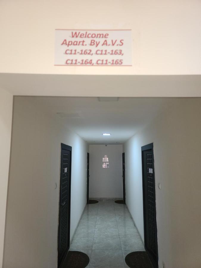 Pride Properties Welcomes You At 17 Buzant St 11-166 Yerevan Armenia エクステリア 写真