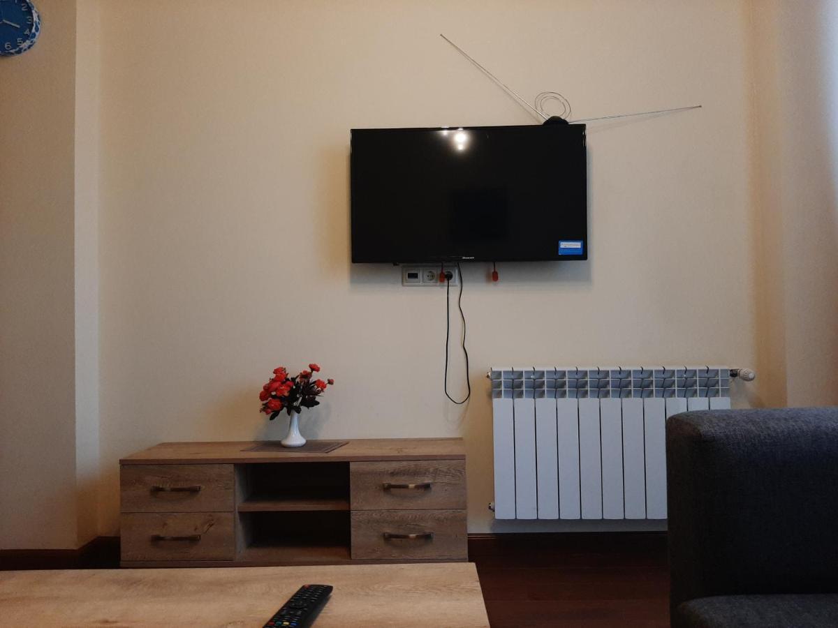 Pride Properties Welcomes You At 17 Buzant St 11-166 Yerevan Armenia エクステリア 写真
