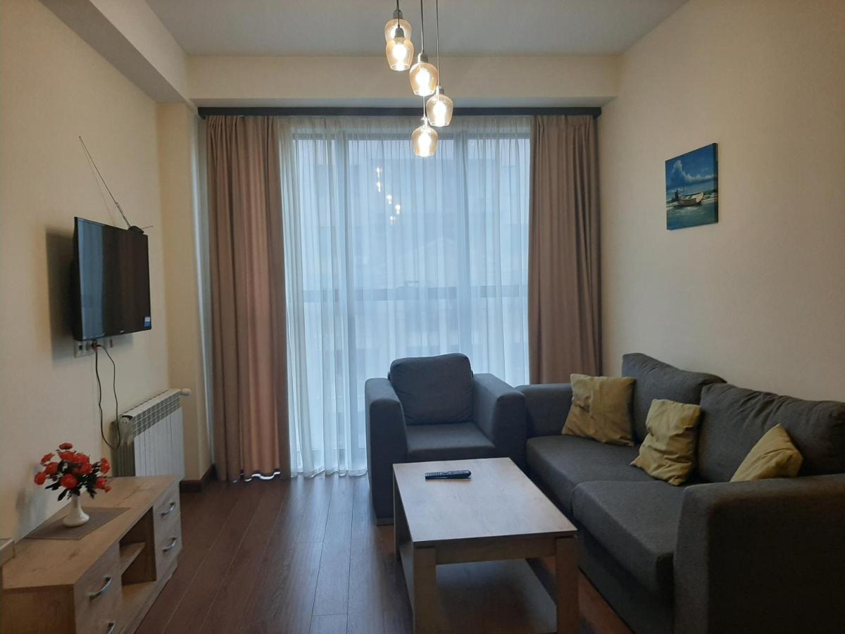 Pride Properties Welcomes You At 17 Buzant St 11-166 Yerevan Armenia エクステリア 写真