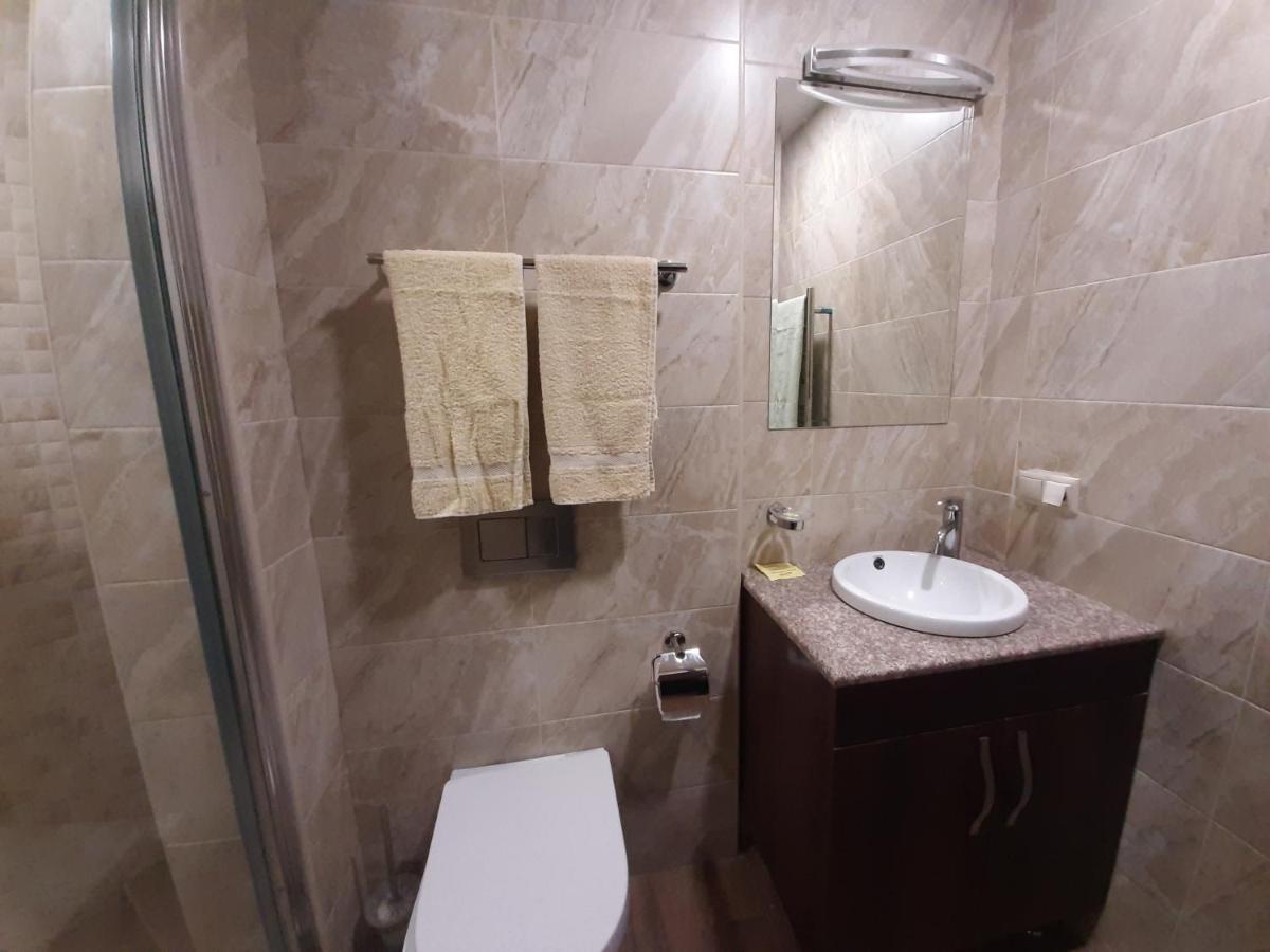 Pride Properties Welcomes You At 17 Buzant St 11-166 Yerevan Armenia エクステリア 写真