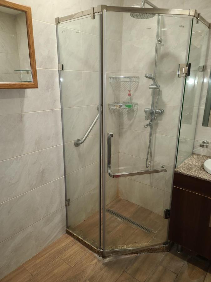 Pride Properties Welcomes You At 17 Buzant St 11-166 Yerevan Armenia エクステリア 写真
