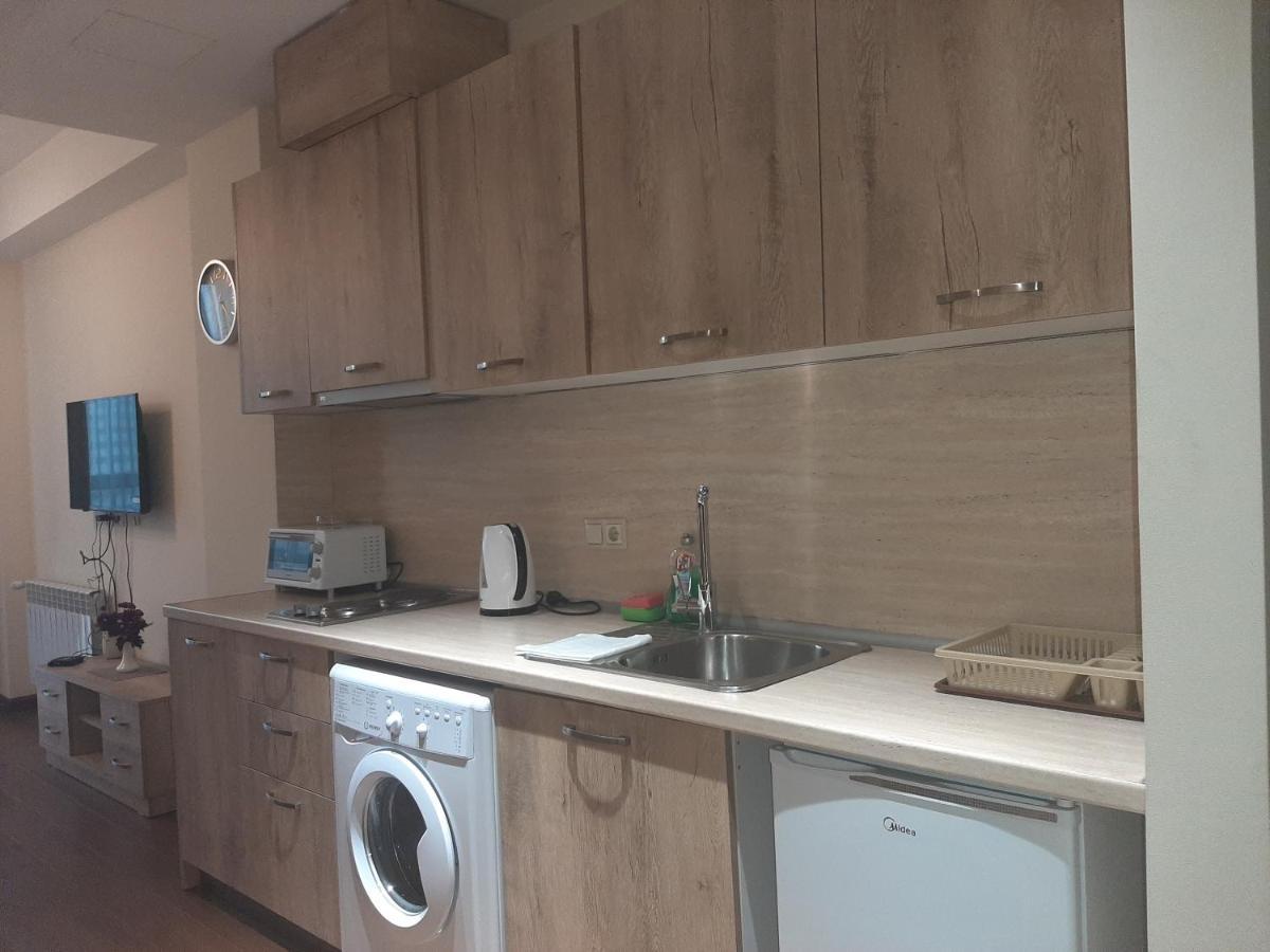 Pride Properties Welcomes You At 17 Buzant St 11-166 Yerevan Armenia エクステリア 写真